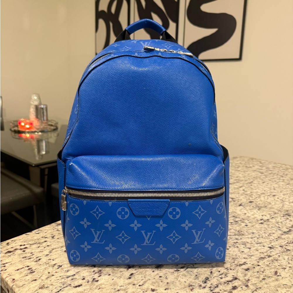 Louis Vuitton discovery backpack